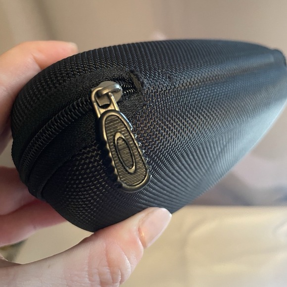 Oakley Sunglasses Eyeglass CaseBlack Zip Storage Hard Shell EUC - Picture 5 of 7